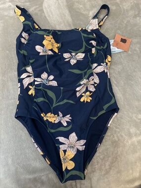 NWT SHADE AND SHORE BATHING SUIT SZ 14